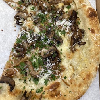 Bar Bocce - Suppose to be a mushroom pizza .... but Onion pizza would be the best name of it! - Pizza Near Me - Sausalito, California