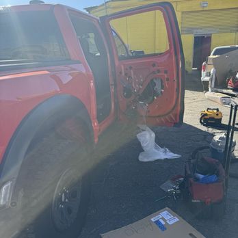 Auto Glass Aces - Getting window replaced. - Auto Glass Services Near Me - Las Vegas, Nevada Auto Glass Aces - Getting window replaced. - Auto Glass Services Near Me - Las Vegas, Nevada