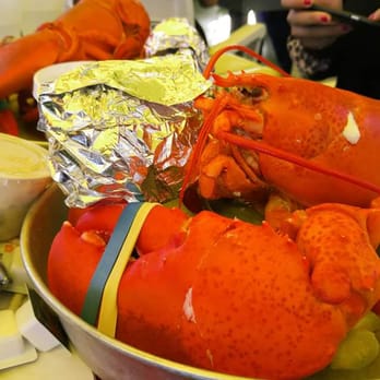 Thurston's Lobster Pound - Look at those rosy red lobster cheeks. - Seafood Near Me - Bernard, Maine Thurston's Lobster Pound - Look at those rosy red lobster cheeks. - Seafood Near Me - Bernard, Maine