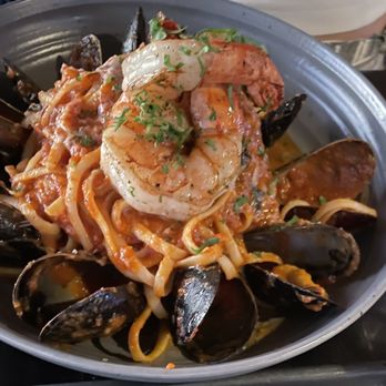 Pier 6 Boston Waterfront - Seafood fra diavolo - Bars Near Me - Charlestown, Massachusetts Pier 6 Boston Waterfront - Seafood fra diavolo - Bars Near Me - Charlestown, Massachusetts