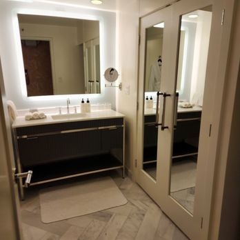 InterContinental Miami - Bathroom sink with closet - Hotels Near Me - Miami, Florida