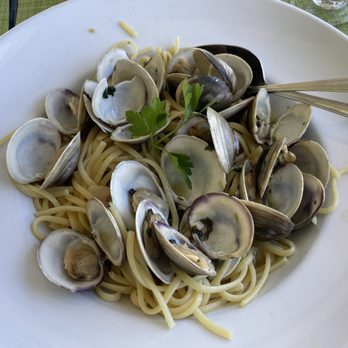 Al Fresco - Linguine Vongole - Pizza Near Me - Palm Beach, Florida