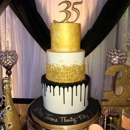 Custom Cake Custom Cake