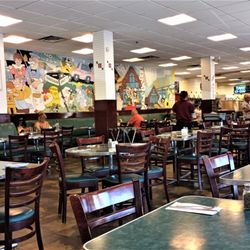 Centre Street Deli - Interior with wall mural