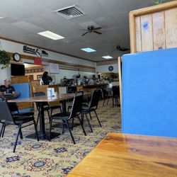 C & J Cafe - Dining