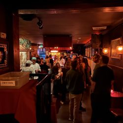 Little Hill Lounge - A packed house! Pre-headliner band showtime.