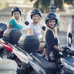 Easy Bike Rentals And Tours - Fontana Acqua Paola, Gianicolo.