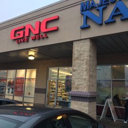 GNC - Store front