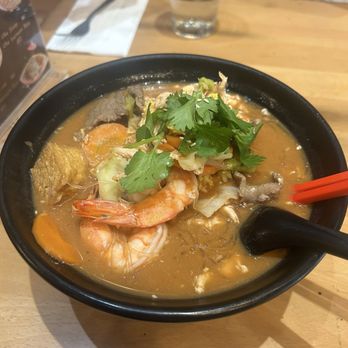 Little Plearn Thai Kitchen - Suki Noodle Soup - Thai Near Me - Berkeley, California