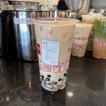 85°C Bakery Cafe-Lakeline - Oolong Milk Tea ICED LARGE with coffee jelly and boba - Coffee & Tea Near Me - Austin, Texas 85°C Bakery Cafe-Lakeline - Oolong Milk Tea ICED LARGE with coffee jelly and boba - Coffee & Tea Near Me - Austin, Texas