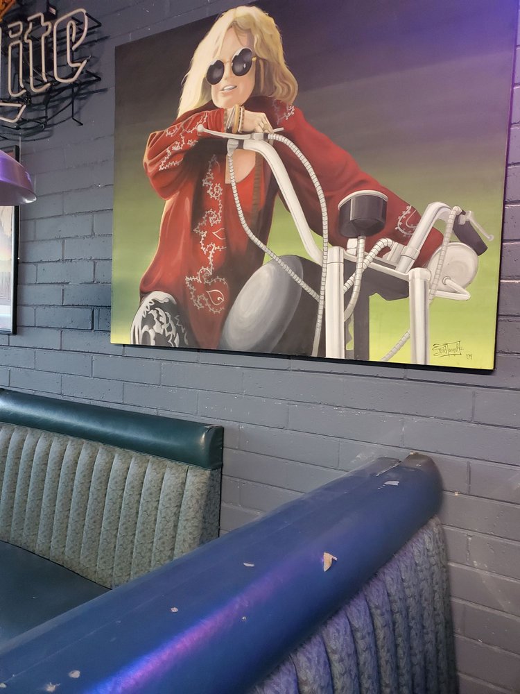 Paulinas Badlands Bar and Grill Logo