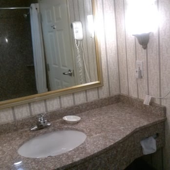 Comfort Suites West Warwick - Providence - bath - Hotels Near Me - West Warwick, Rhode Island
