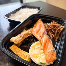Neighborhood Bento - Salmon Bento