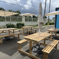 Coquí Pan Dorado - Outdoor seating area
