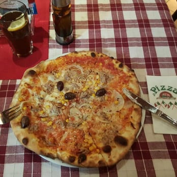 Pizzeria Venezia - Pizza Thunfisch, schwarze Oliven und Zwiebeln - Pizza Near Me - Igls, 7 Pizzeria Venezia - Pizza Thunfisch, schwarze Oliven und Zwiebeln - Pizza Near Me - Igls, 7
