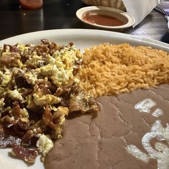 Casa Tequilla - Huevos el tocino - Mexican Near Me - Jerseyville, Illinois