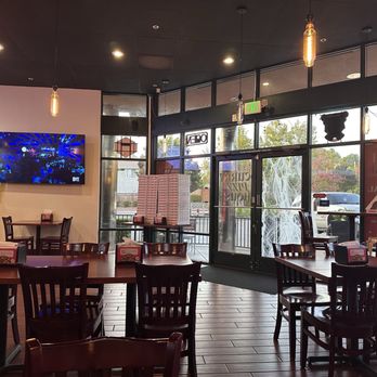 Curry Pizza House San Ramon - Indoor & outdoor seating with cute Halloween decorations - Pizza Near Me - San Ramon, California
