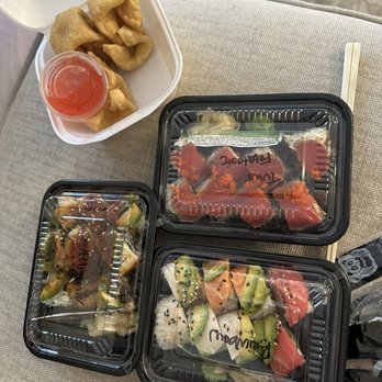Oyshi - Alligator Special Roll, Rainbow House Roll, and Tuna Fantastic Special Roll. Crab Rangoon - Poke Near Me - Grand Prairie, Texas