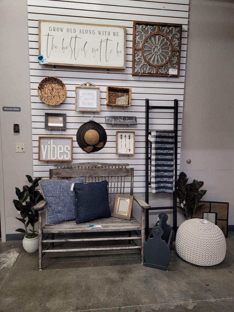 STUFF ETC Updated October 2024 24 Photos & 20 Reviews 2818