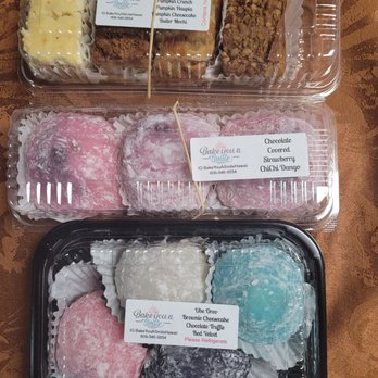 Bake You A Smile Hawaii - Pumpkin Palooza Chocolate Covered Strawberry Mochi Assorted (ube oreo, brownie cheesecake, chocolate truffle, red velvet) - Desserts Near Me - Aiea, Hawaii