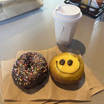 Joe Donut Mt Prospect - Donuts Near Me - Mt Prospect, Illinois