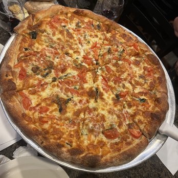 Genovese's Italian Cafe - 16" Large Margherita Pizza amazing!! - Italian Near Me - Ormond Beach, Florida
