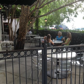 Amsterdam Cafe - Outdoor patio - New American Near Me - Auburn, Alabama