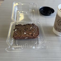 Brownie with macadamia nuts