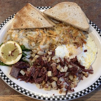 Black Bear Diner Independence - Corned Beef Hash (280 cals.) and eggs. - Diners Near Me - Independence, Missouri