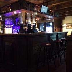 Sherwood - Pub in stile irish nato negli anni '90 dopo i successi del Thaddeus di Portici e ne ricalca infatti lo stile