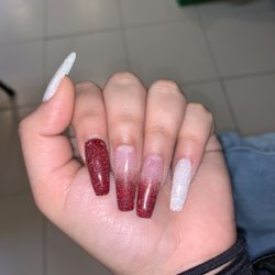 Coral Nails Spa - Red and white