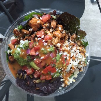 Coyo Taco - Pollo al Carbon Salad Bowl - Mexican Near Me - Miami, Florida Coyo Taco - Pollo al Carbon Salad Bowl - Mexican Near Me - Miami, Florida