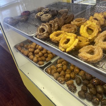 Magic Donuts & Coffee - Doughnuts - Donuts Near Me - Grants Pass, Oregon