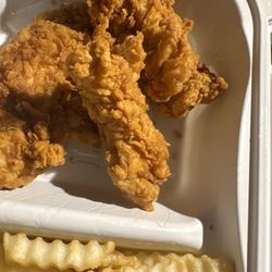 Raising Cane's Chicken Fingers - hair in food :(