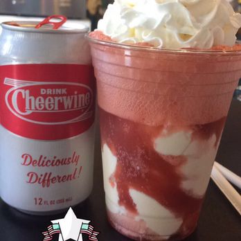 Muffins Ice Cream Shop - Cheer wine Float! Soooo goooood - Ice Cream & Frozen Yogurt Near Me - Mebane, North Carolina