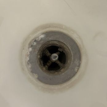 Quality Inn - Lime & calcium buildup. The stopper also appear to have been broken off. - Hotels Near Me - Gallipolis, Ohio