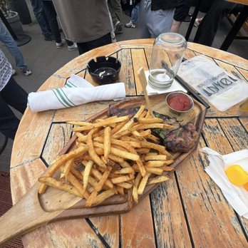 230 Fifth Rooftop Bar - Steak frites - Cocktail Bars Near Me - New York, New York