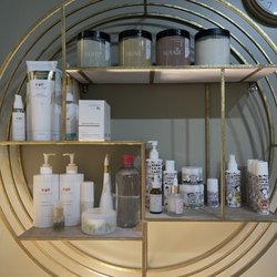 Nomad Girl Beauty - Professional backbar products
