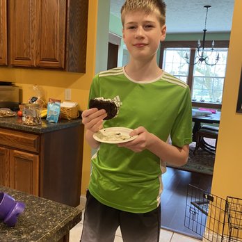 Insomnia Cookies - Ice cream mint chip cookies with mint ice cream - Food Delivery Services Near Me - Normal, Illinois Insomnia Cookies - Ice cream mint chip cookies with mint ice cream - Food Delivery Services Near Me - Normal, Illinois