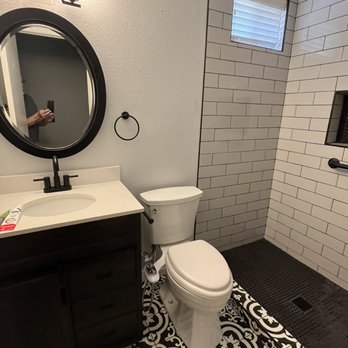 Mike's Custom Floor & Tile - a black and white bathroom - Flooring Near Me Mike's Custom Floor & Tile - a black and white bathroom - Flooring Near Me
