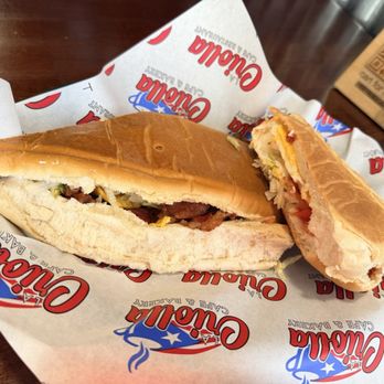 La Criolla Cafe & Restaurant - Sandwich Tocineta, Queso, Huevo, y Ensalada - Cafes Near Me - Davenport, Florida