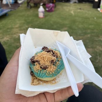 Concha Choncha Panaderia - Concha with peanut butter and Mexican chocolate topping - Vegan Near Me Concha Choncha Panaderia - Concha with peanut butter and Mexican chocolate topping - Vegan Near Me
