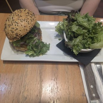 Burger Bar Crescent - Wagyu burger classic - Burgers Near Me - Montreal, Quebec