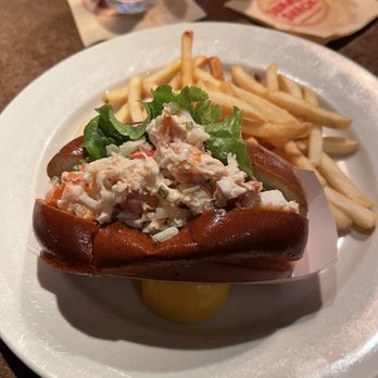 Summer Shack - Boston - Bostons Best Lobster Roll - Seafood Near Me - Boston, Massachusetts