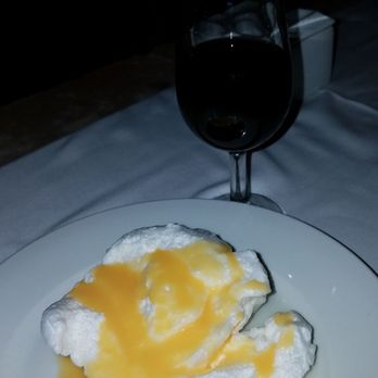 Furnas Do Guincho - Meringue with mango sauce dessert..... light and fluffy - Seafood Near Me - Cascais, 11