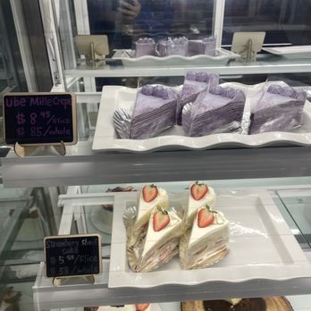 Uni Sweets Bakery and Tea - Custom Cakes Near Me - Honolulu, Hawaii