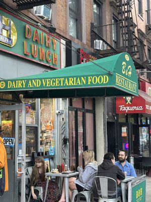 B&H Dairy by null
