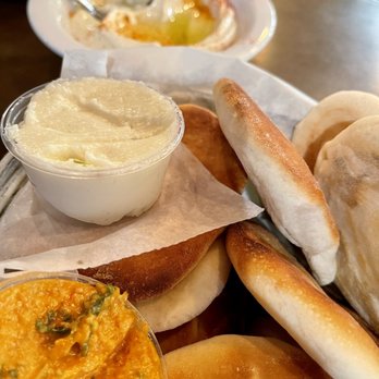 Malek Al Kabob - Hummus, bread, and garlic butter - Mediterranean Near Me - Dearborn, Michigan