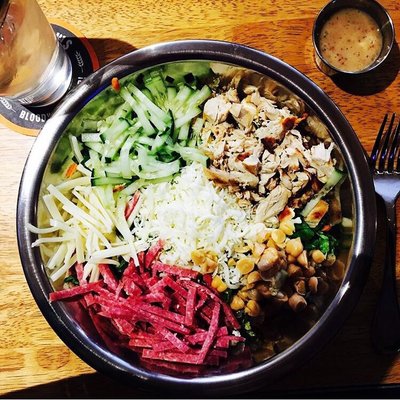 Raney's Bar & Grill by null