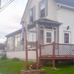 Hampton Chop Shop - The entrance from Main Street